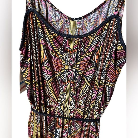 Two by vince camuto. Pink and gold sundress pretty with side pockets Adj straps - Picture 2 of 7